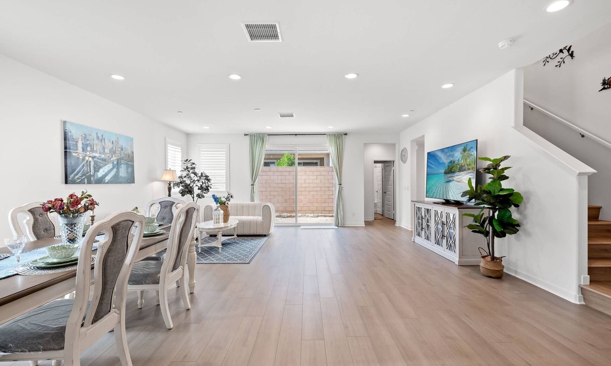 Fontana House | Spacious 5BR Getaway w Game Room Modern Comfort