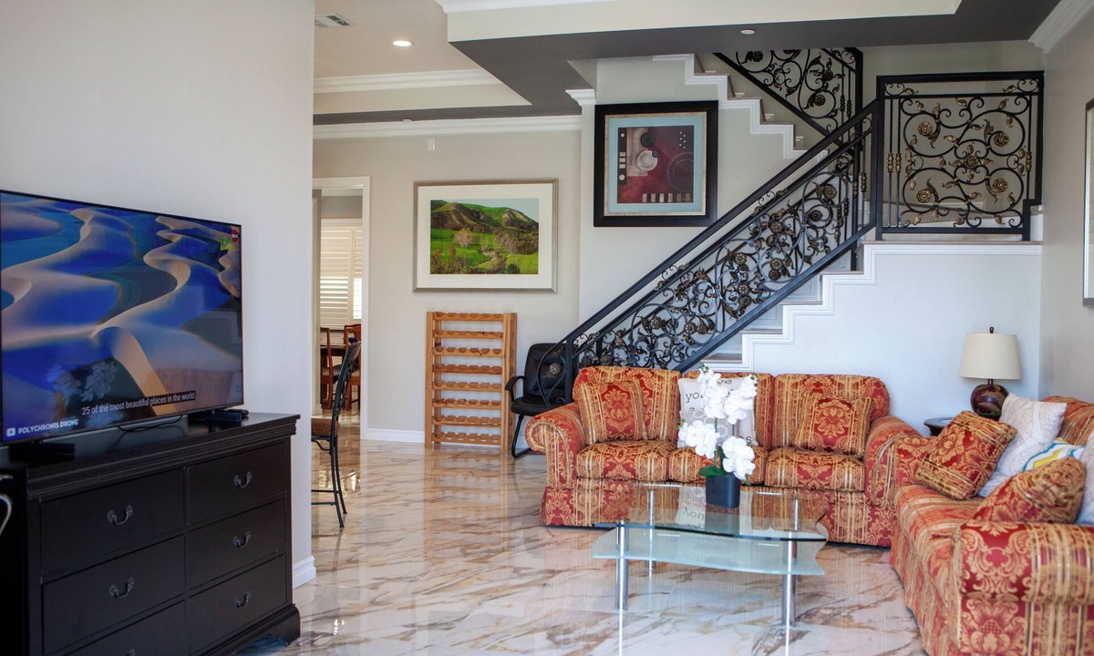 Midway City House | Spacious 8-bedroom house Near Disney and Knott's