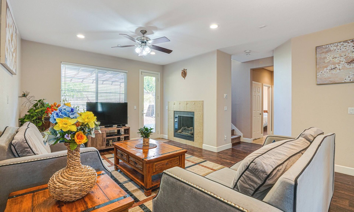 Pittsburg House | Spacious Bay Point Family Home w/Private Yard!