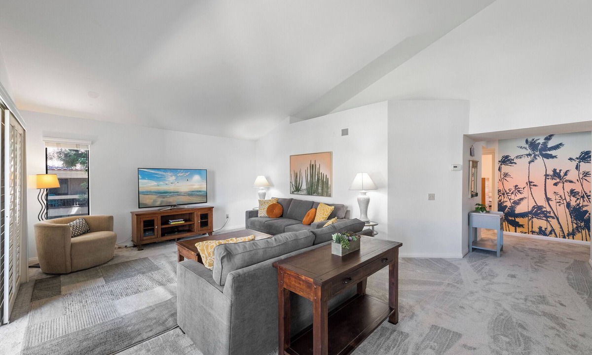 Cathedral City Condo | Spacious desert retreat in Cathedral City - 5 minutes from Downtown Palm Springs