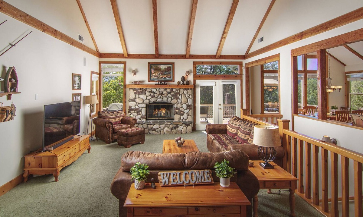 Lake Arrowhead House | Spacious Multi-Family Getaway w/ 3 Decks ~ Pool Table ~ Bunk Room ~ A/C