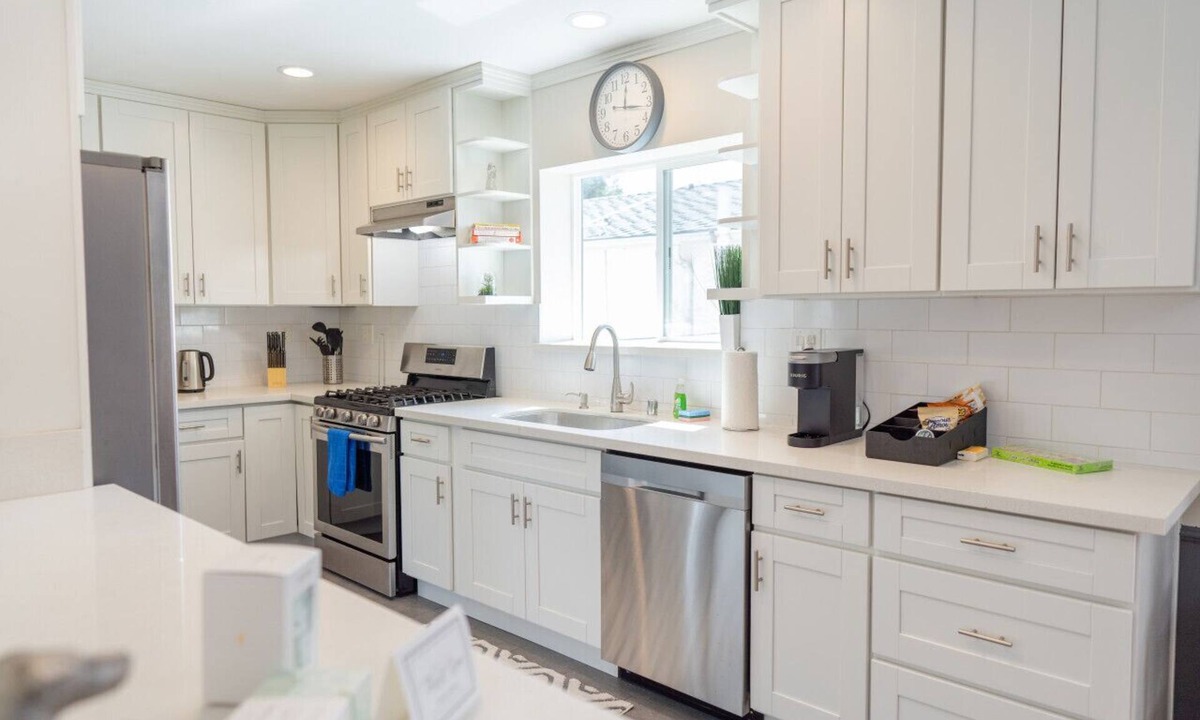 Sherman Oaks House | SPACIOUS SHERMAN OAKS HOME: 3BR w/FENCED BACKYARD, GARAGE & EV CHARGER p73