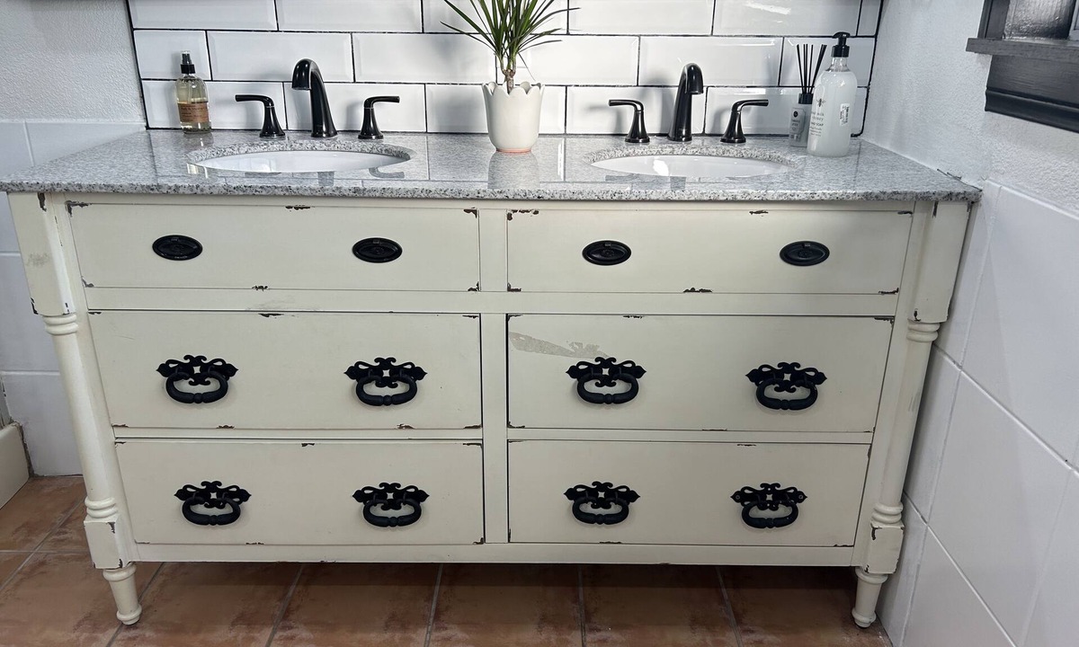North Long Beach House | Spacious Spanish Casita