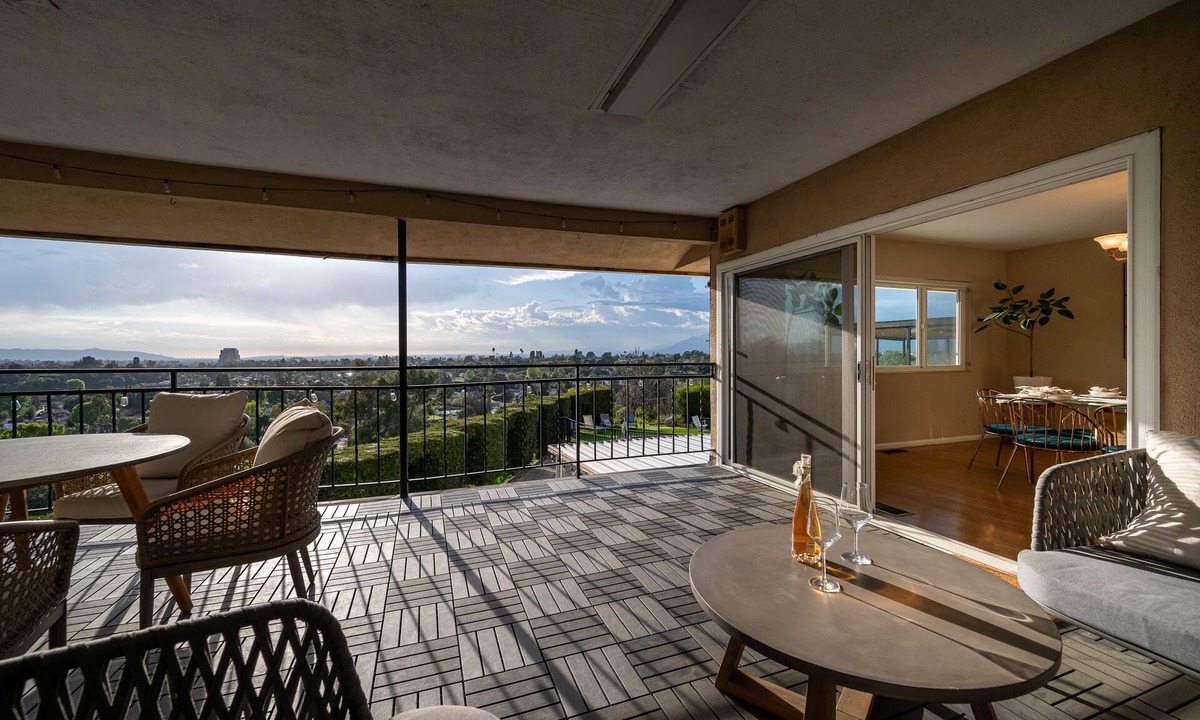 Charter Oak House | Spectacular mansion with amazing views
