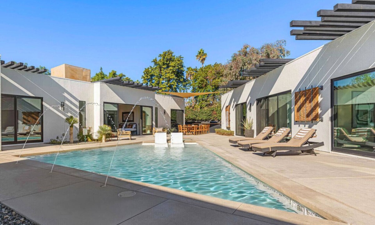 Racquet Club West House | Spectacular Resort-Style Oasis