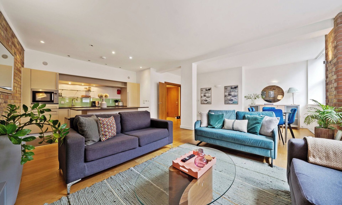 Bishopsgate Apartment | Spitalfields Sanctuary - 100sqm, 2 Bed 2 Bath By Liverpool Street Station
