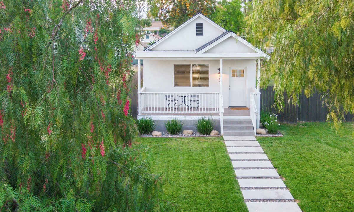 Downtown Redlands House | Sprawling Downtown Redlands Retreat Central to all Schools, Hospitals & Events