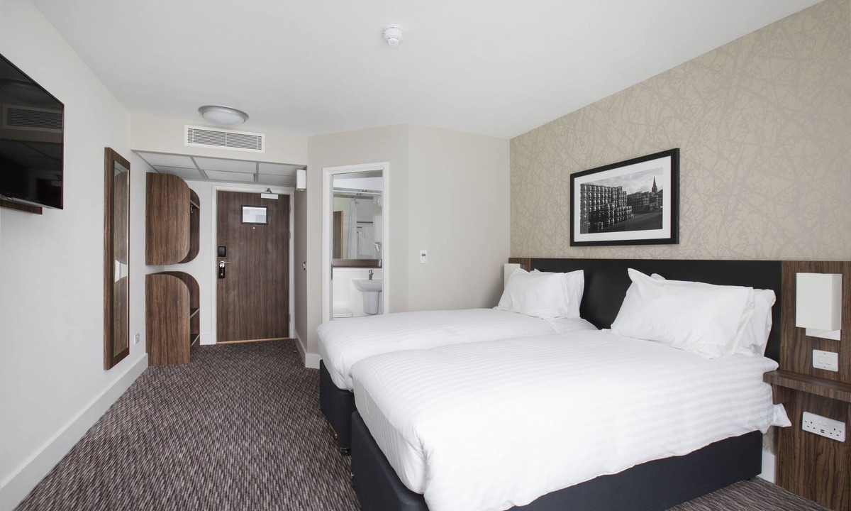 Ebbsfleet Valley Hotel | Spring River Ebbsfleet by Marston's Inns