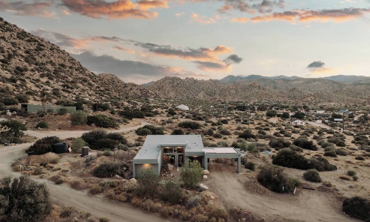 Pioneertown House | Stairway To Heaven By The Cohost Company