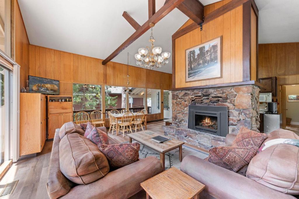 Tahoe Sierra Estates House | Starry Skies on the West Shore, Private Beach, Fireplace, Pet Friendly, Close to Ski Resorts