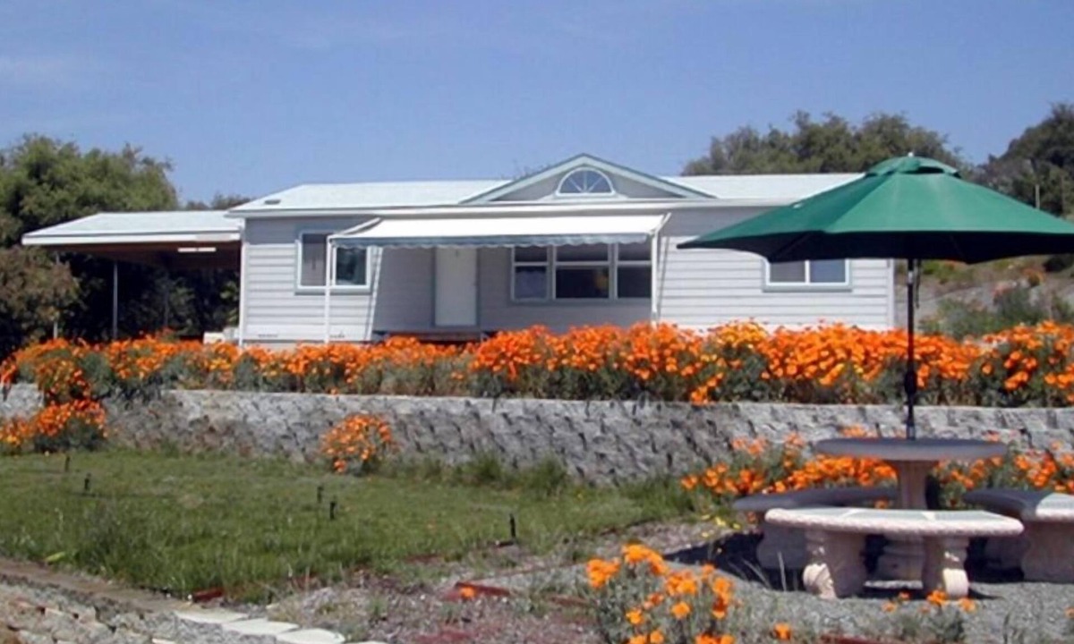 Squaw Valley House | StarryOaks Cottage on 15 Acres