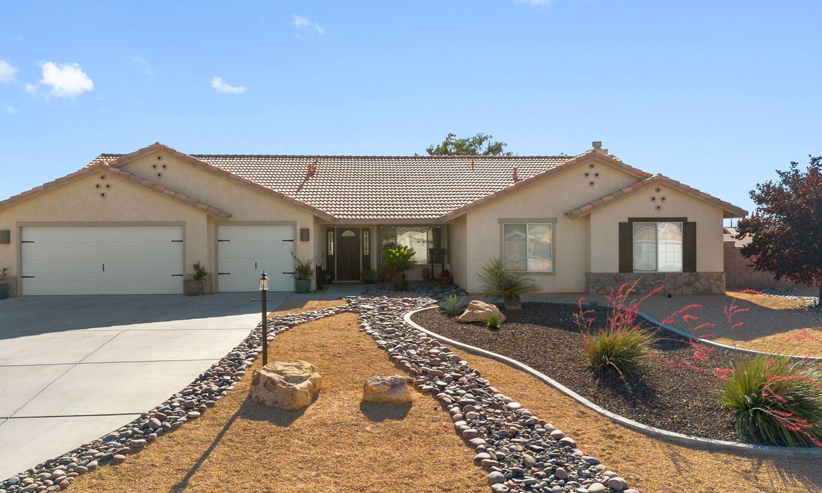 Apple Valley House | Stunning 4-bedroom 3-bath home with desert views