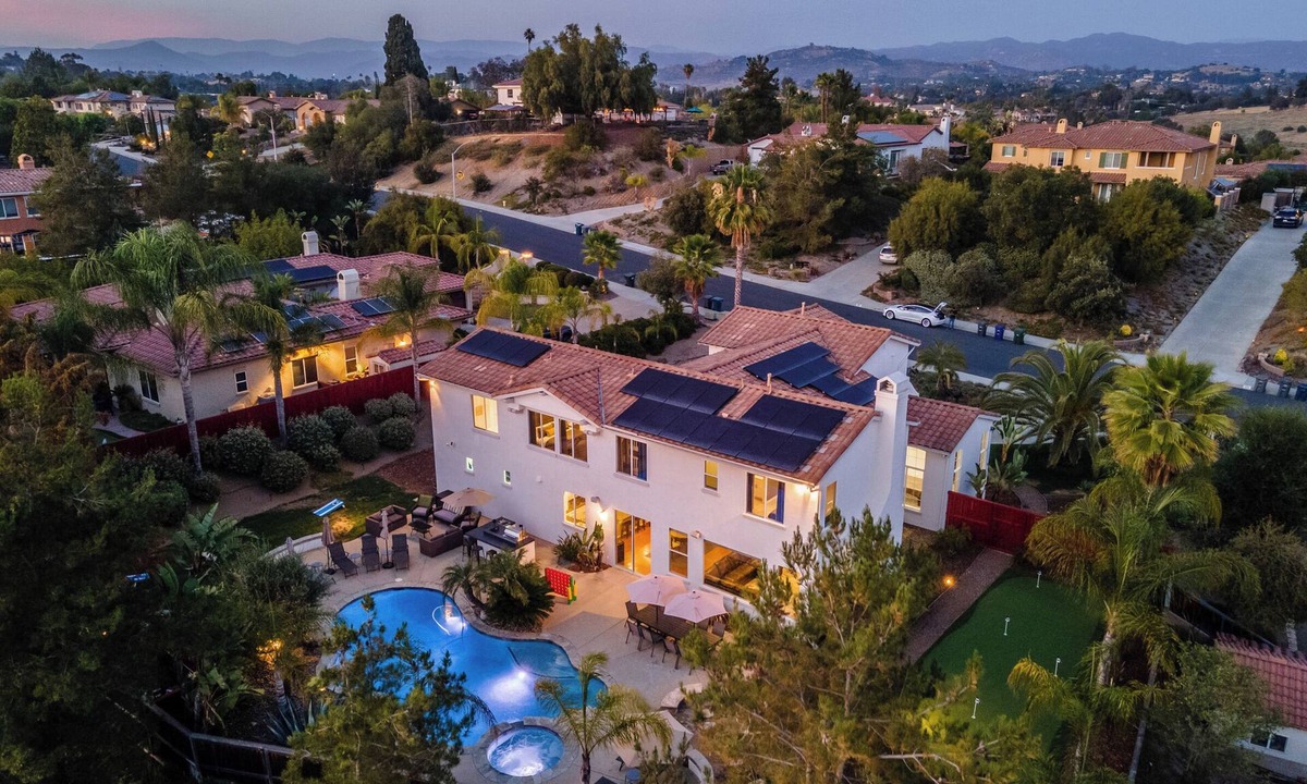 Kit Carson House | Stunning 5BR Resort w/Game Room, Pool & Hot Tub!