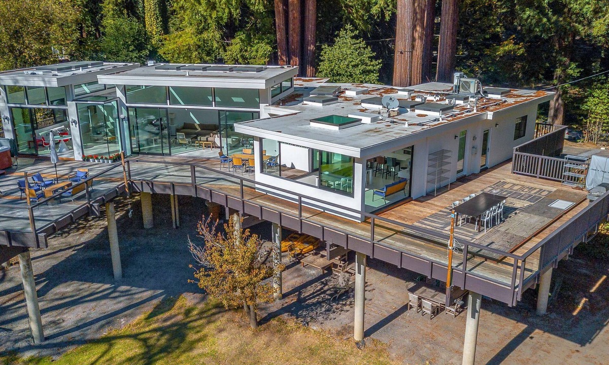 Northwood House | Stunning Contemporary Home, a River Penthouse on Russian River, like No Other!