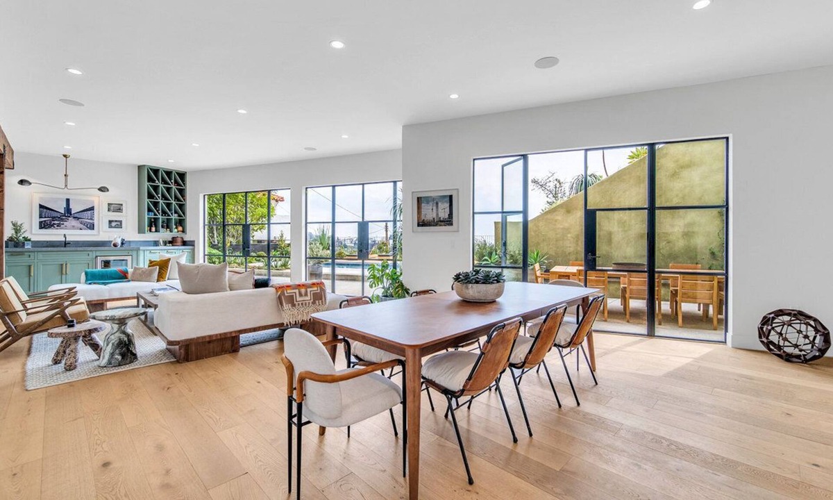 Beachwood Canyon Villa | Stunning Hollywood Hills Modern Mediterrean Villa - newly renovated!