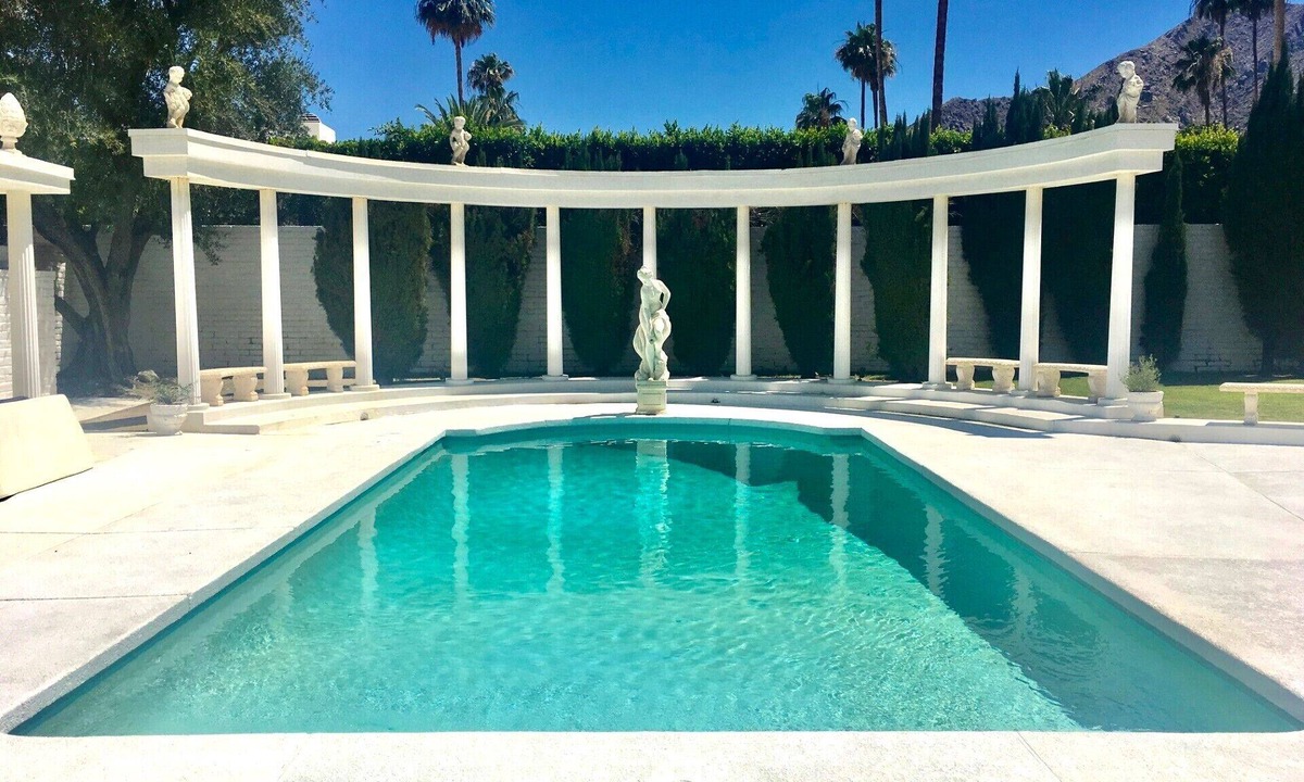 Historic Tennis Club House | Stunning Mid-Century 3-bedroom home in the epicenter of fabulous Palm Springs