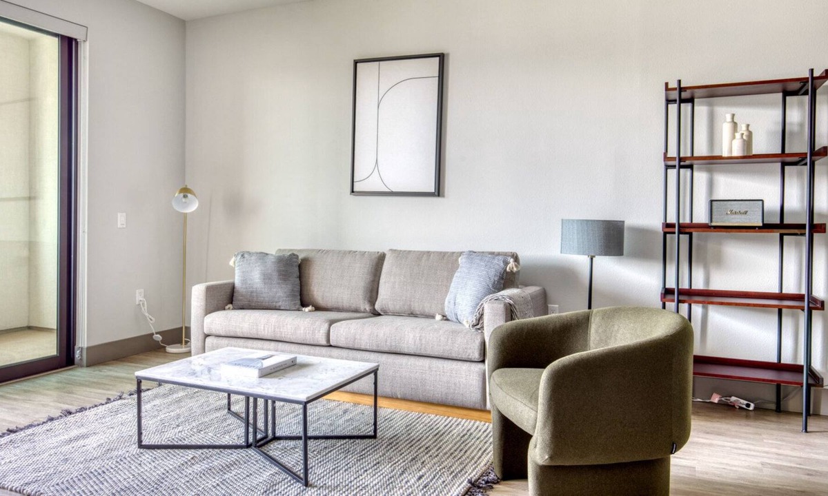 The Emerson Grand Ave Los Angeles | Mid-Wilshire
