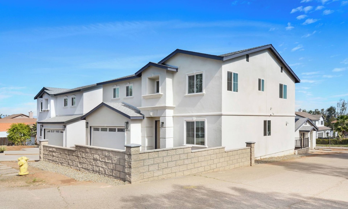 Corona House | Stunning Modern Sanctuary Welcome Temporary Healthcare Professionals