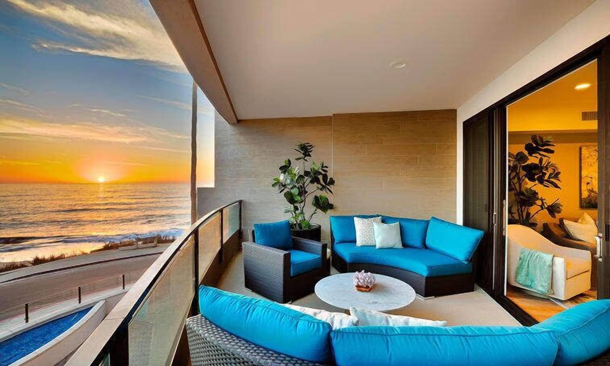 Beach Barber Tract Apartment | Stunning Oceanfront Getaway at Windansea Beach