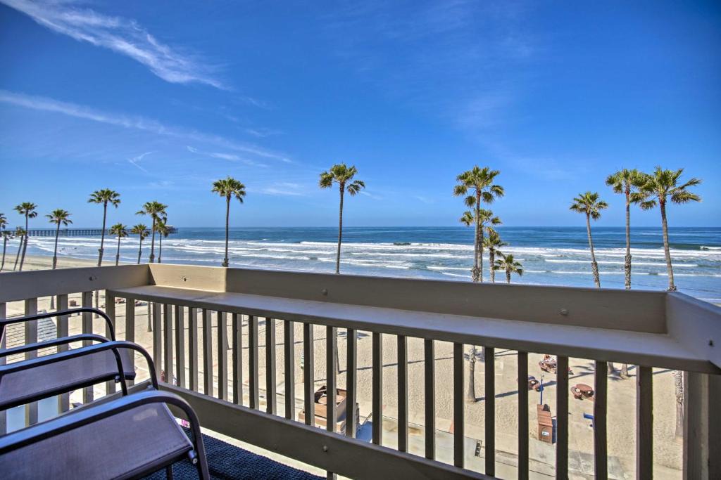 Townsite Apartment | Stunning Oceanside Condo Walk to the Beach!