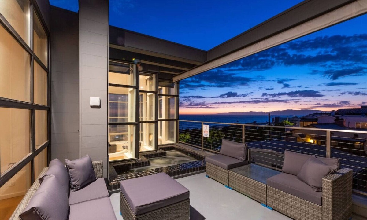 Sand Section House | Stunning Panoramic Ocean Views Penthouse Hot Tub