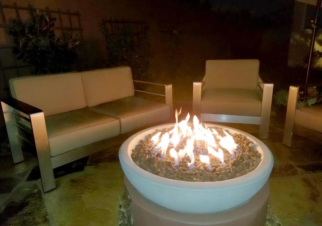 Ladera Heights Villa | Stunning, Quiet Pvt Luxe Home! King Bed, Jacuzzi, Fire Pit, BBQ! Beautiful!