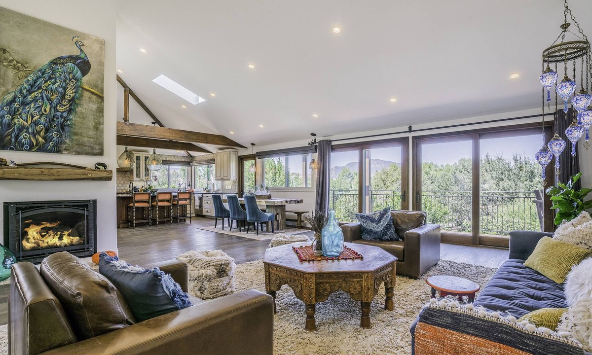 Agoura Hills Villa | Stunning Spanish Villa