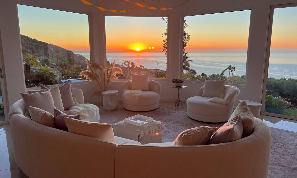 Eastern Malibu House | STUNNING VIEWS heated POOL 4+3.5 gorgoeus villa