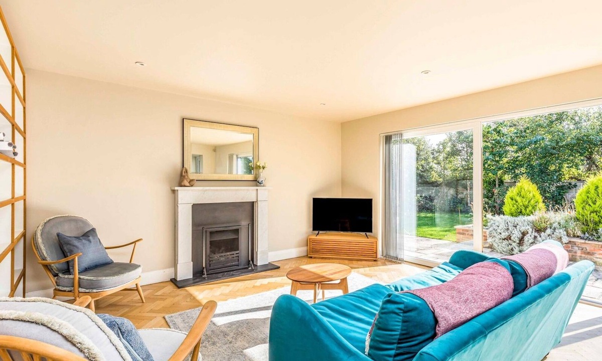 West Wittering House | Stylish and fresh 4 bed beach house with garden - Pass the Keys