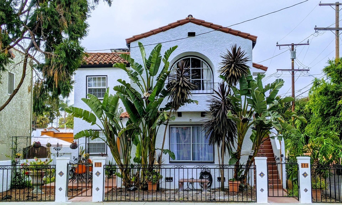 South Wrigley House | Stylish bright 3 bedrooms Wrigley historical district