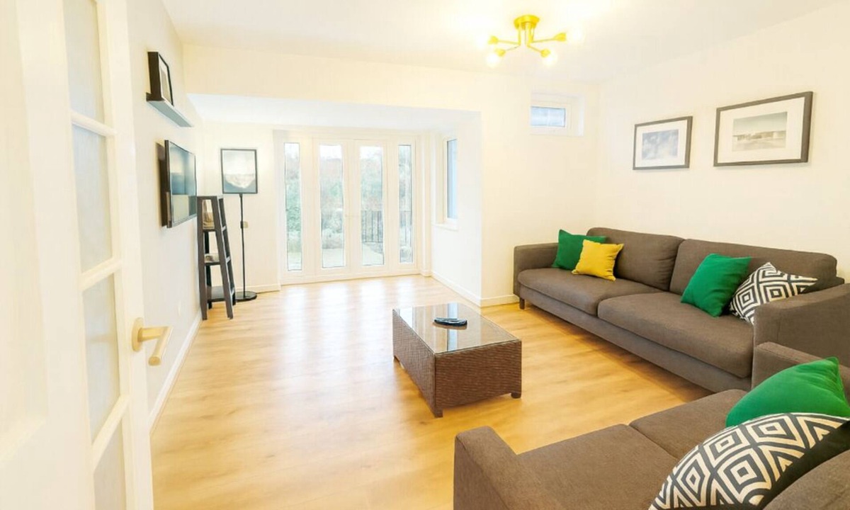 Walworth Apartment | Stylish contractors, sleeps 5. 1 bed flat in Kennington station,elephant &castle