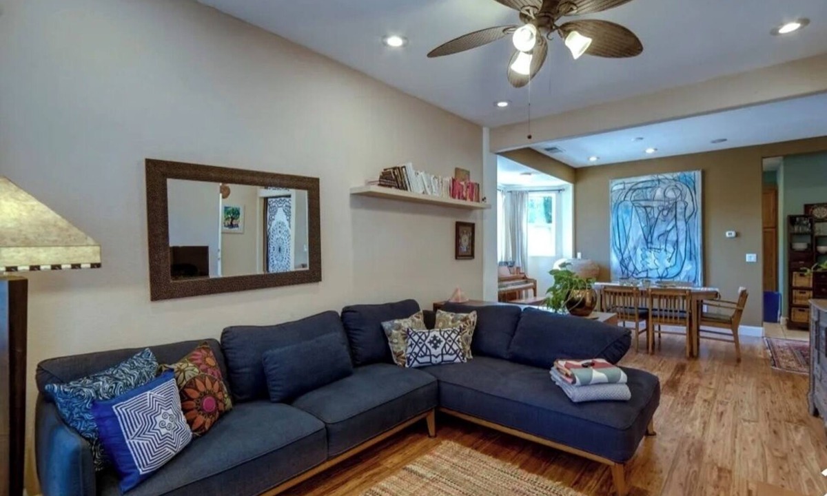 Ukiah House | Stylish, Eclectic two bedroom Retreat Near Downtown & Redwood