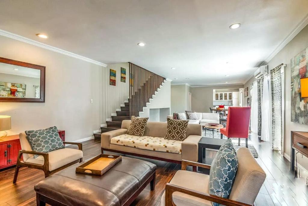 Studio City House | Stylish Hollywood Hills Home with Million Dollar Views Waiting for You!
