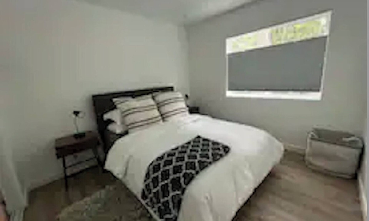 Encino Cottage | Stylish Newly Renovated 1 bedroom in Encino