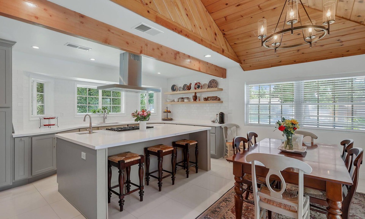 San Fernando House | Stylish San Fernando Stay with Designer Kitchen Upgrade