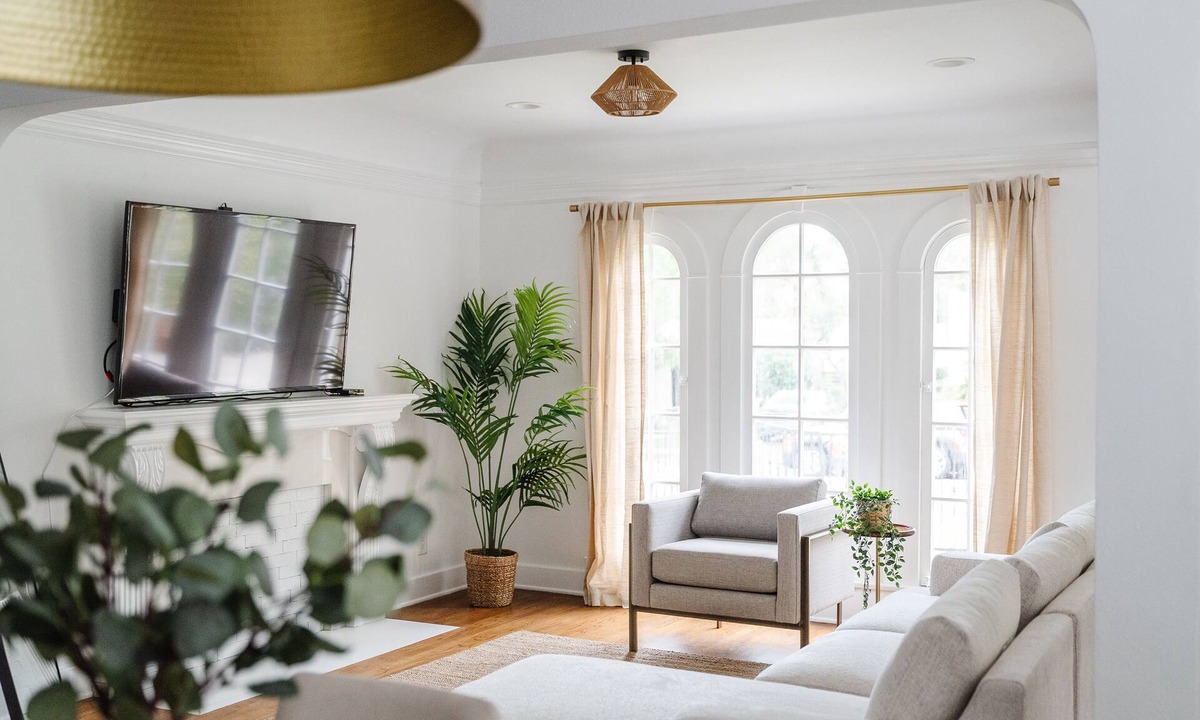 West Hollywood House | Stylish Spanish Gem in the Heart of West Hollywood