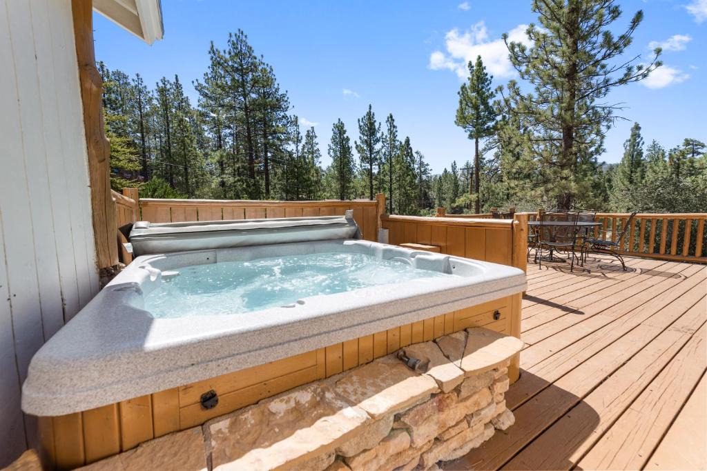 Fox Farm House | Summit View