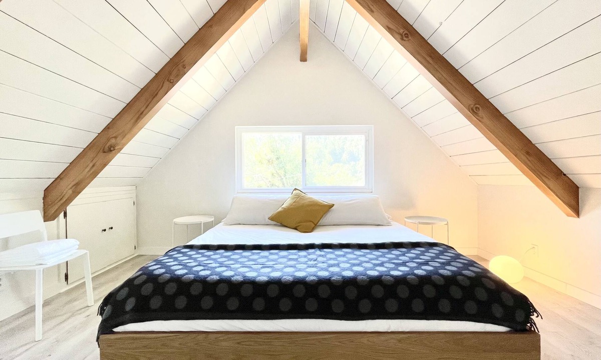 Crestline Cabin | Sun-Filled Modern Mountain Cabin