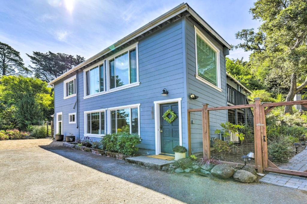 Almonte Apartment | Sun-Kissed Mill Valley Escape with Mtn Views!