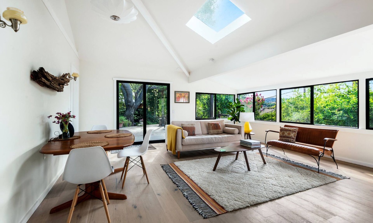 Sylvia Park Cottage | Sunny 2 Bedroom Garden Cottage with Hot Tub on Topanga State Park