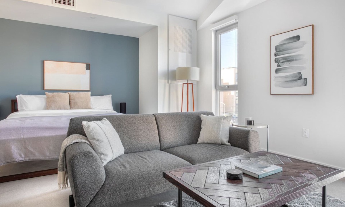 Palms Apartment | Sunny Culver City Studio w/Courtyard & Gym, close to 405, by Blueground