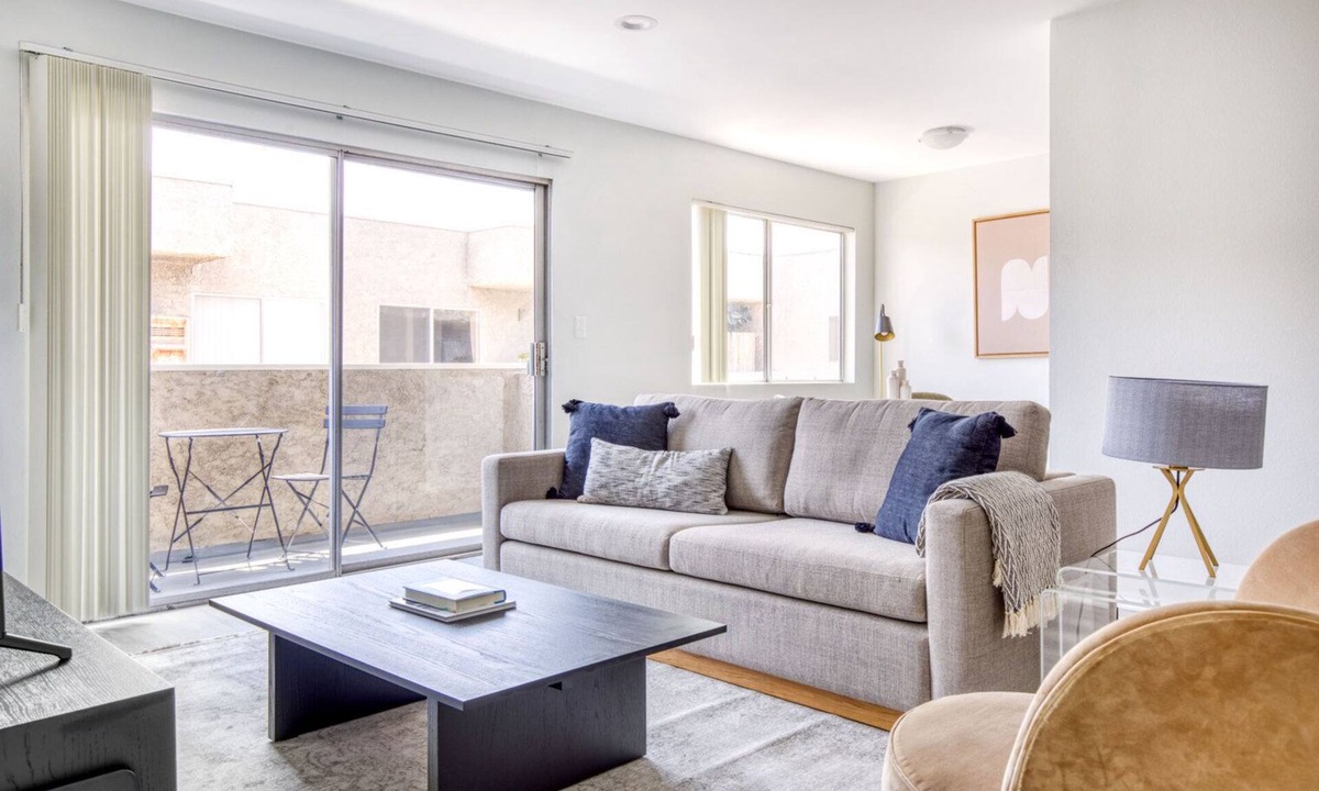 Beverly Grove Apartment | Sunny Fairfax 1BR w/Pool, near WF + TJ, Melrose shopping, by Blueground