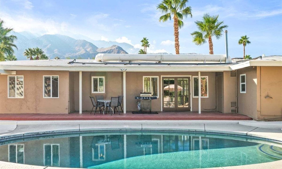 Uptown Design District House | Sunny Living - Unwind in Style: Vintage Elegance Meets Modern Comfort