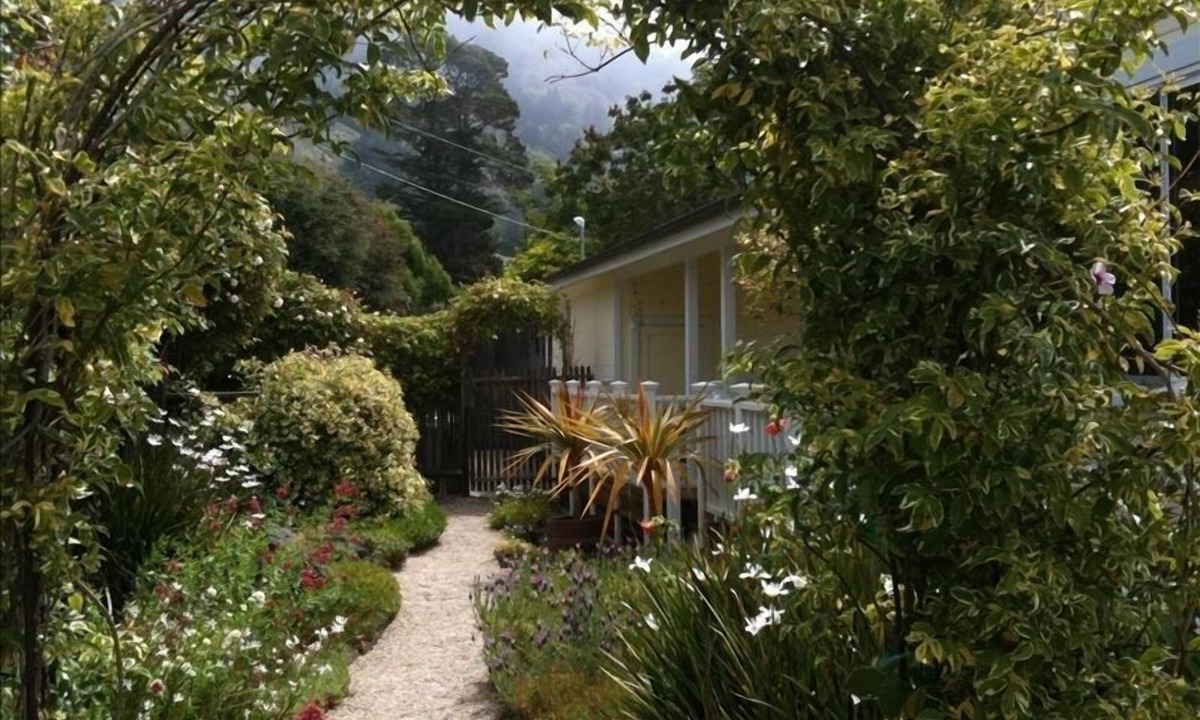 Stinson Beach House | Sunny Stinson Beach - Hot Tub, Fireplace, Garden and Fire Pit