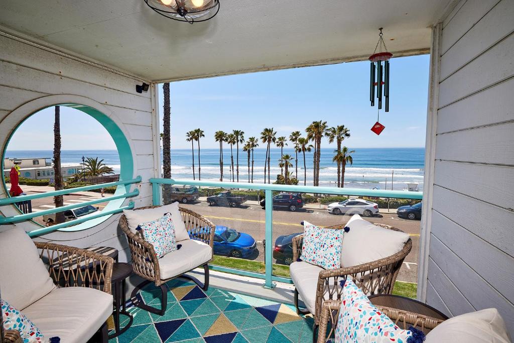 Townsite House | Sunsets and Spectacular Ocean Views Perfect Beach Home