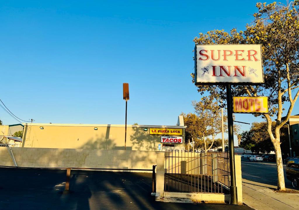 Pomona Hotel | Super Inn motel By Downtown Pomona