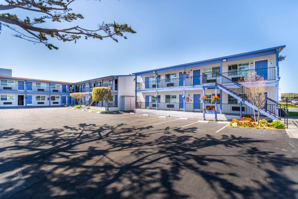 Surestay Hotel | Seaside