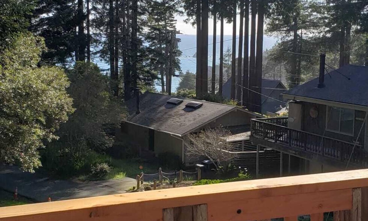 Anchor Bay House | Surrounded by Redwoods with Ocean View & beach access