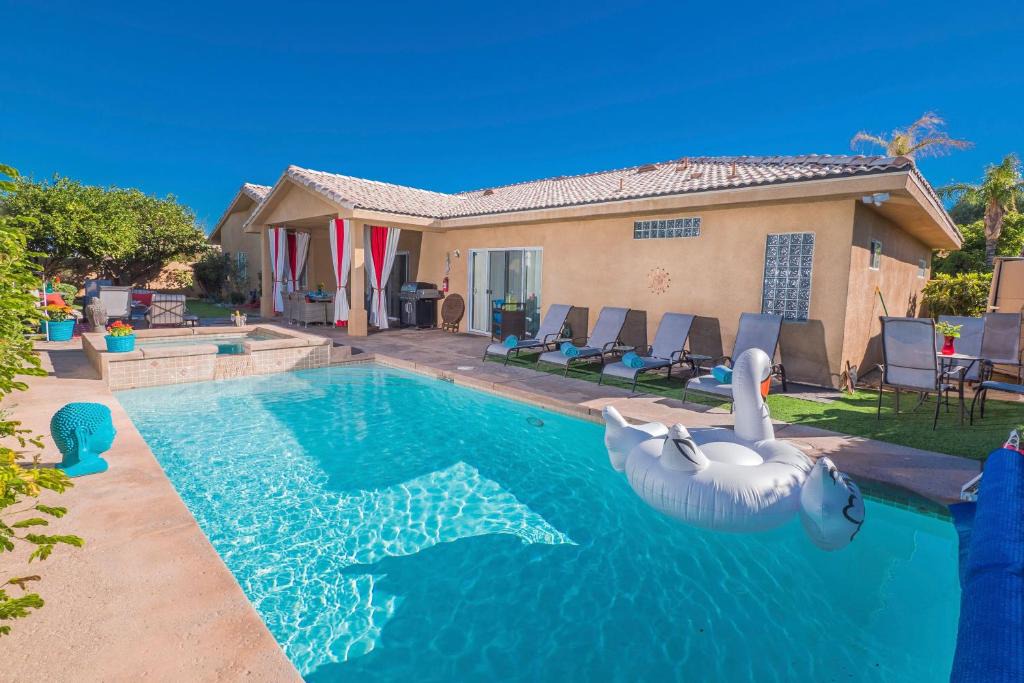 Palm Springs House | Swan House