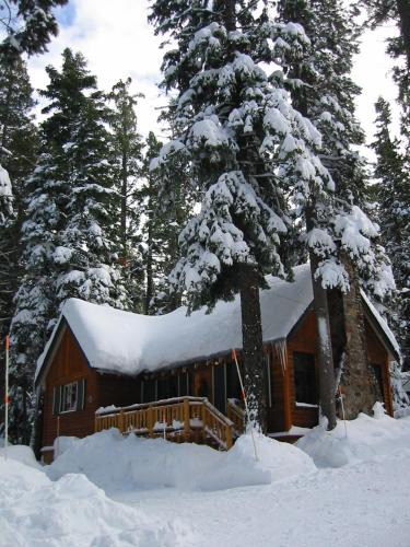 Tahoma Hotel | Tahoma Meadows - Sugar Pine Cabin